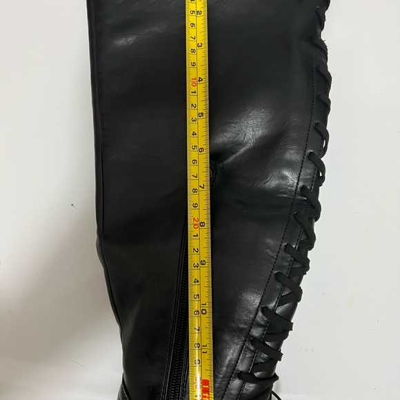 Black Cowboy Western Women’s Boot - Picture 13 of 13